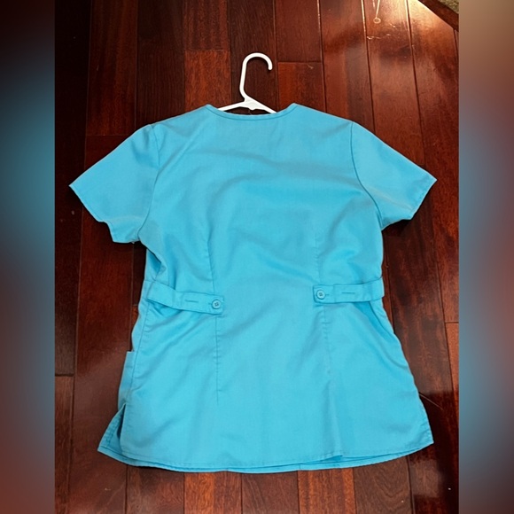 Grey's Anatomy Light Blue Scrub Top - Picture 4 of 4